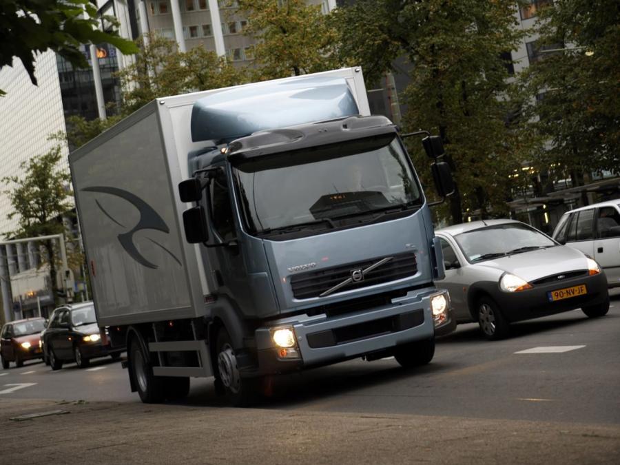  Volvo FL 2006 года  (фото 10 из 13)